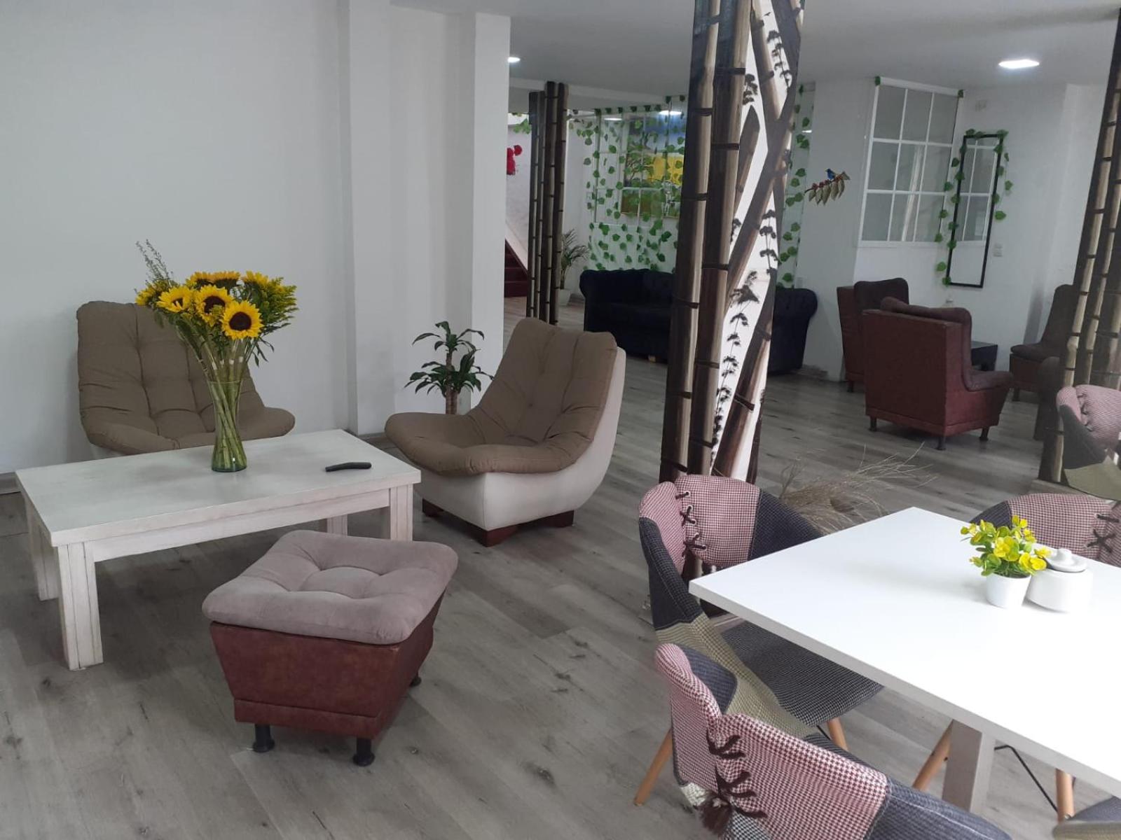 Hotel Las Flores ซานตาโรซา เดกาบัล ภายนอก รูปภาพ